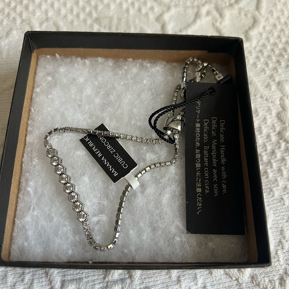Banana Republic Cubic Zirconia Bracelet - Picture 2 of 5